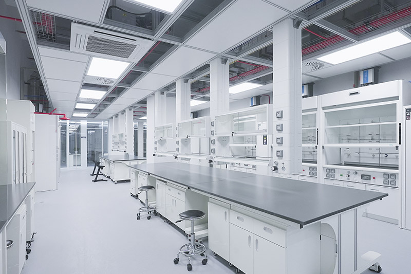 新平实验室革新：安全与科技的现代融合